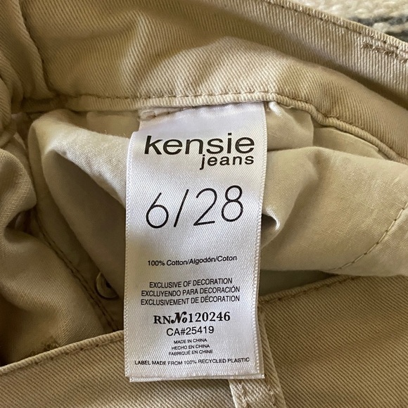 Beige Cargo Pants, 100% Cotton. Purchased from Nordstrom - Picture 4 of 4
